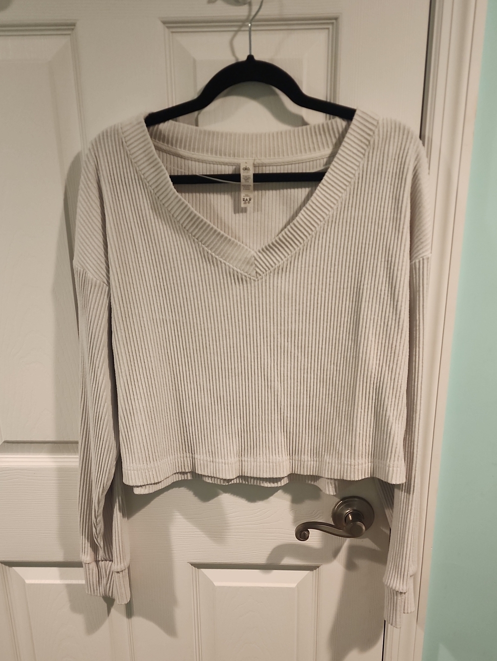 ALO Yoga Ribbed V-Neck Lightweight Pullover in Light Gray